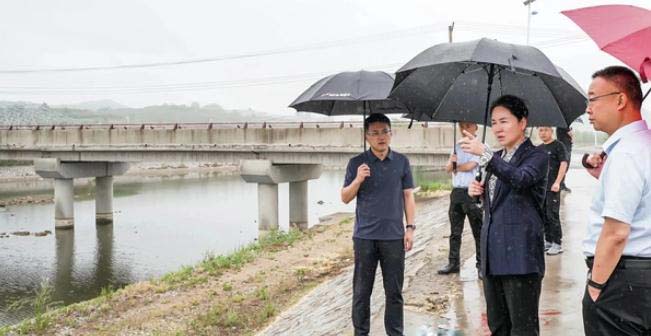 海陽市領導開展社區&ldquo;雙報到&rdquo;和巡河、防汛調研